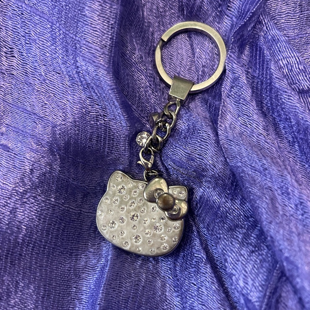 Adorable Hello Kitty Keychain - Picture 2 of 2